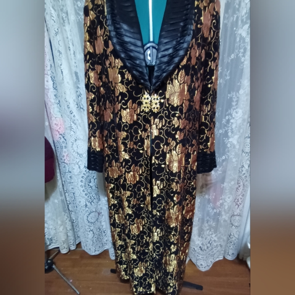Grace Ephesians Vintage gold floral velvet brocade floor length coat Sz 18W